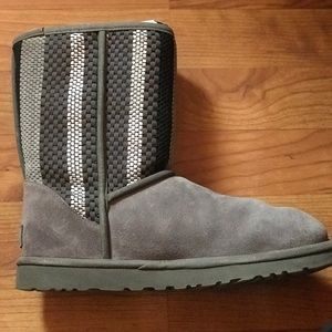 Limited addition Ugg Australia Classic short II